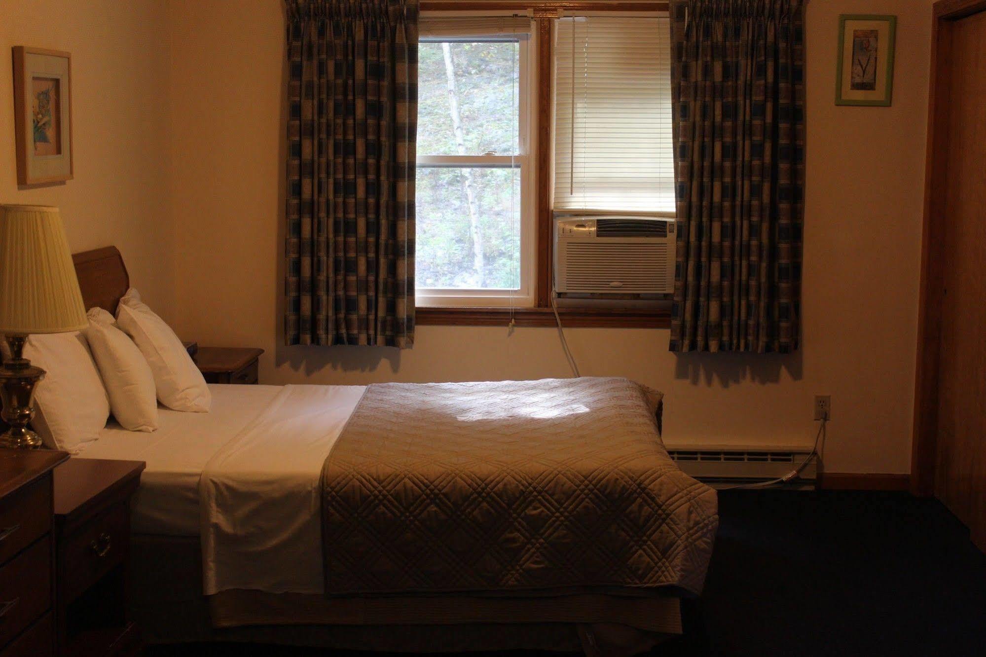 Chatham Travel Lodge Old Chatham Zewnętrze zdjęcie